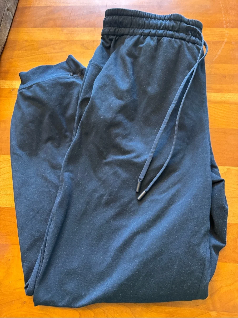 4 pairs of Women’s Lululemon Pants Bundle